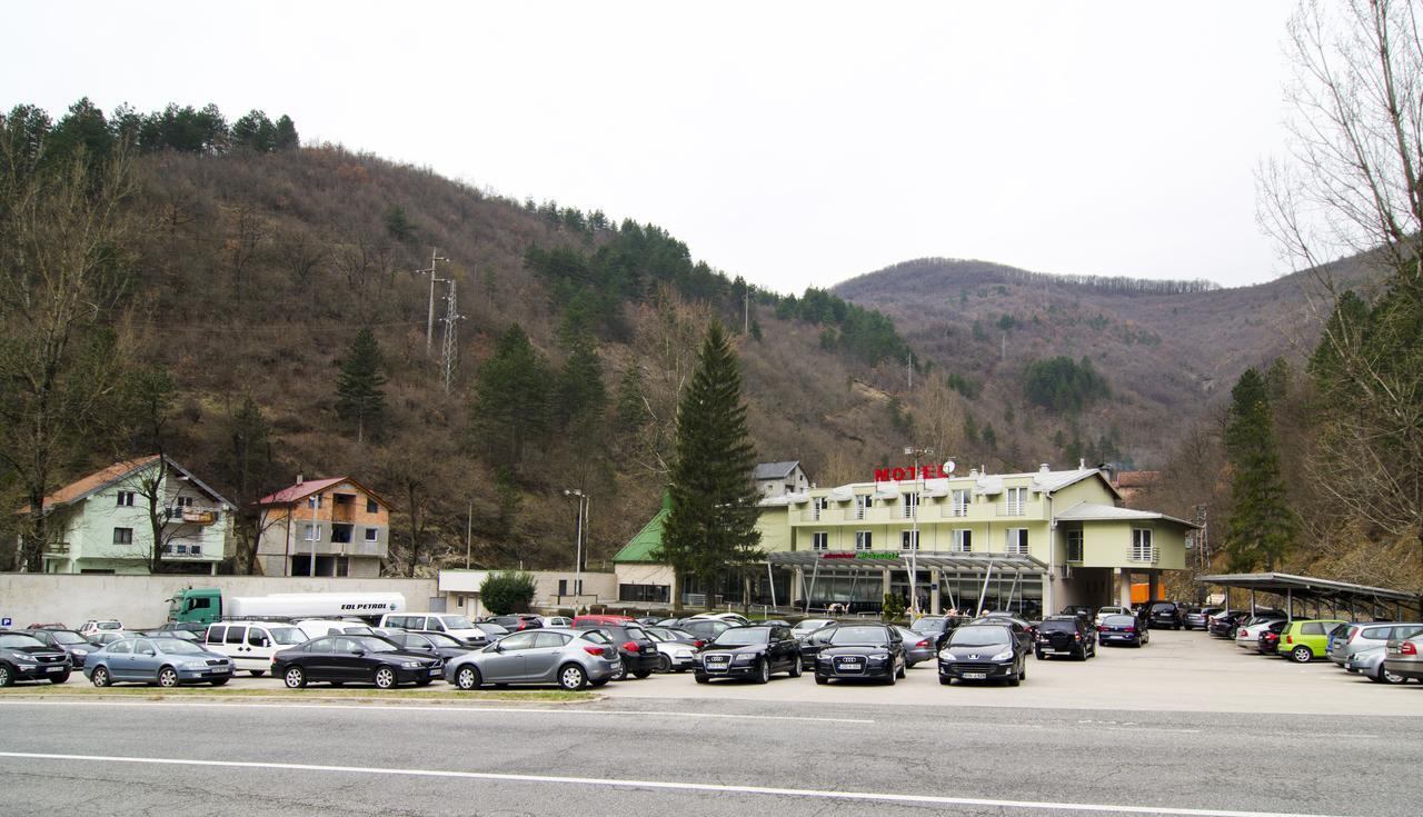 Motel Maksumic Jablanica ภายนอก รูปภาพ